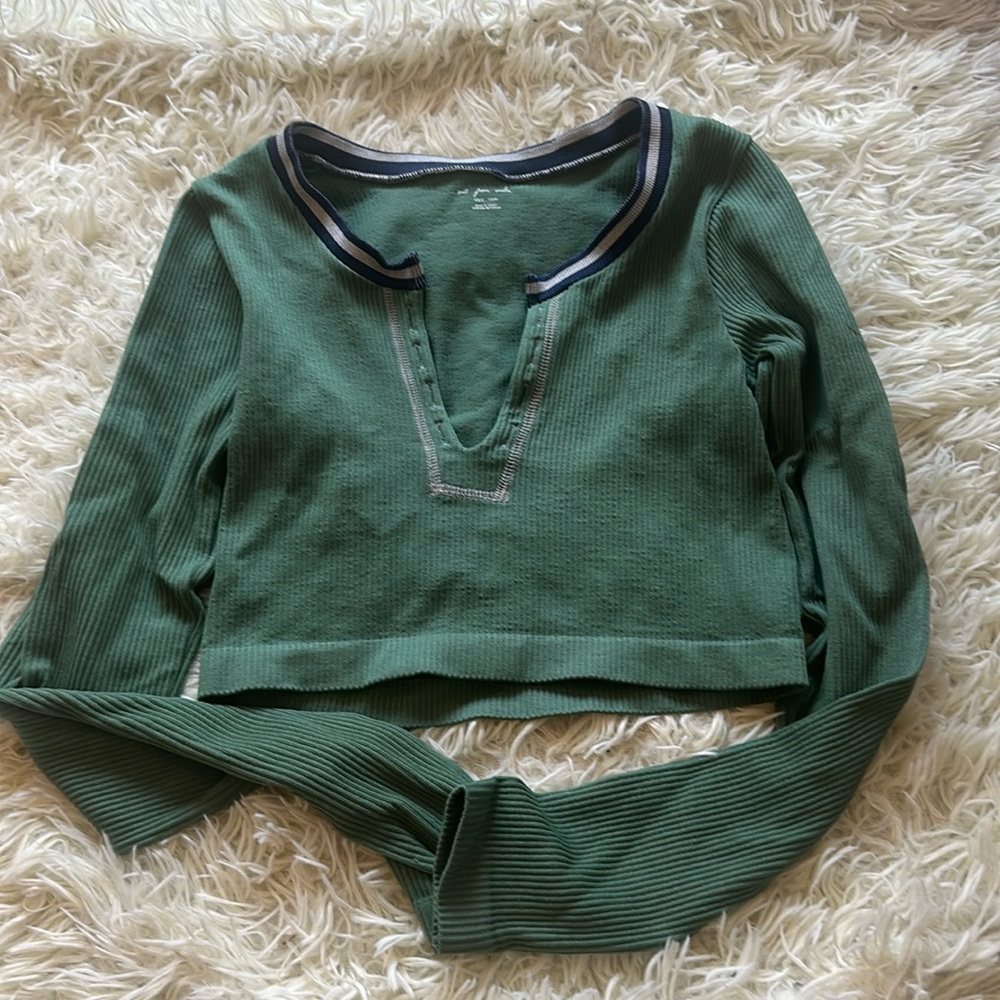 urban outfitters longsleeve go for gold